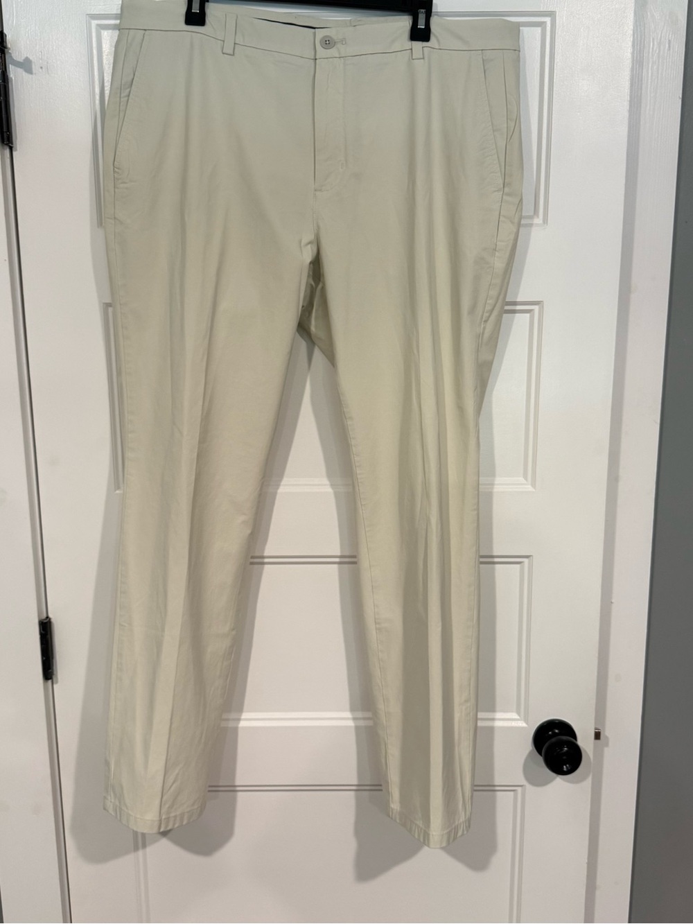 Vineyard Vines Men’s Chinos in Light Beige